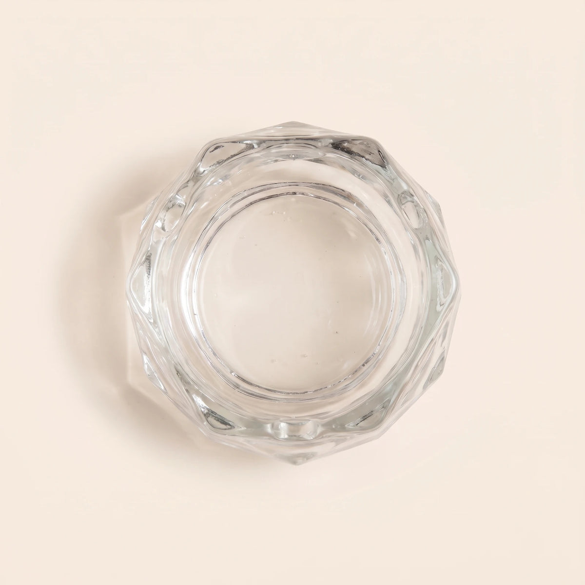 Bowl — Clear ashtray, top view