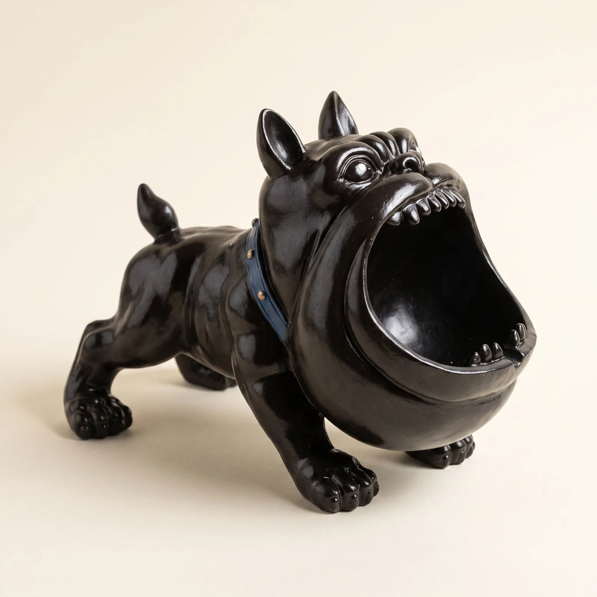 Guard — Black ashtray, three-quarter view