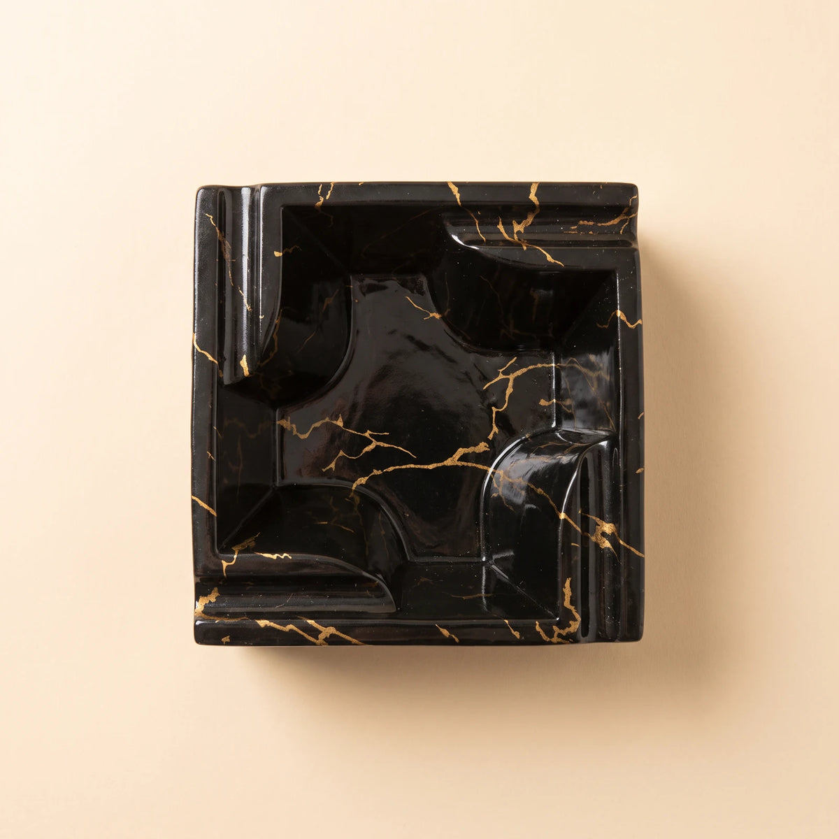 Onyx ashtray, top view